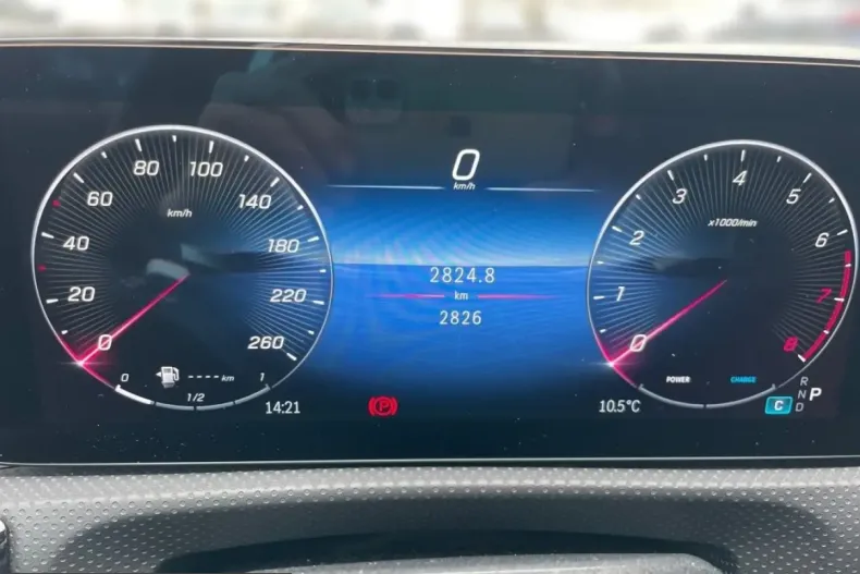 Mercedes-Benz CLA 200 (Clasa CLA) din 2025 cu 2.819 km - oferta MER208236 - foto 14