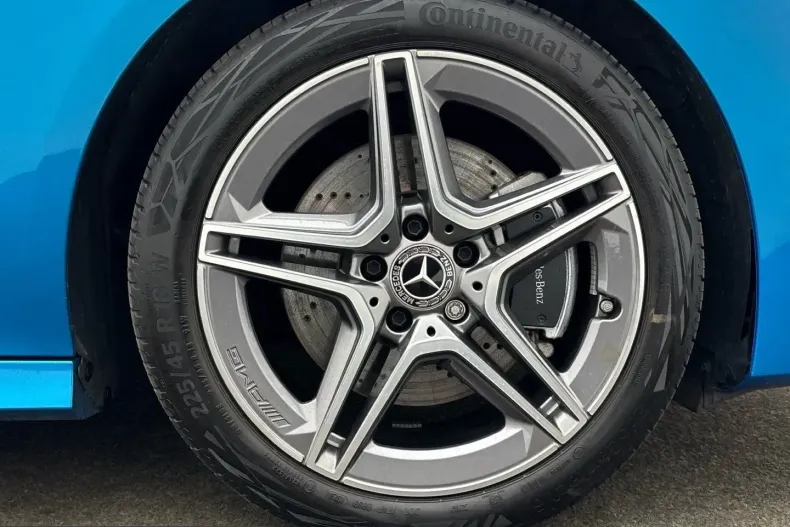 Mercedes-Benz CLA 200 (Clasa CLA) din 2025 cu 14.000 km - oferta MER208237 - foto 6