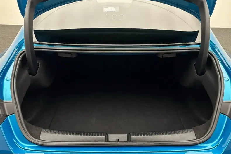 Mercedes-Benz CLA 200 (Clasa CLA) din 2025 cu 14.000 km - oferta MER208237 - foto 12