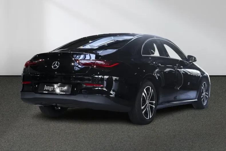 Mercedes-Benz CLA 200 (Clasa CLA) din 2024 cu 11.531 km - oferta MER208239 - foto 2