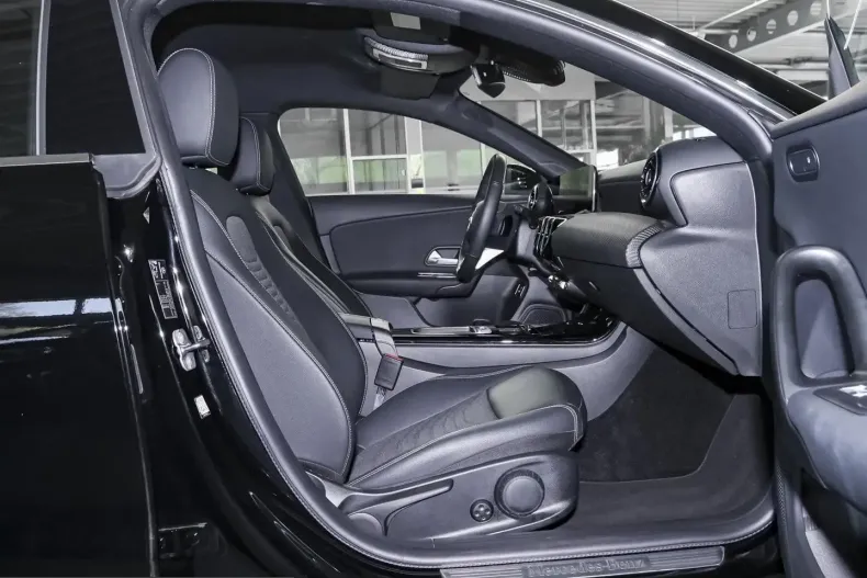 Mercedes-Benz CLA 200 (Clasa CLA) din 2025 cu 14.016 km - oferta MER208241 - foto 5