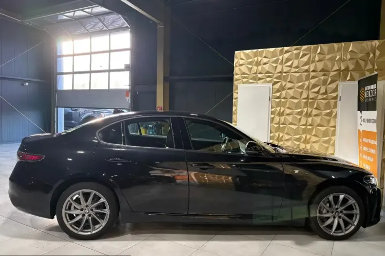 Alfa Romeo Giulia din 2023 cu 18.500 km - oferta ALF208243 - foto 10