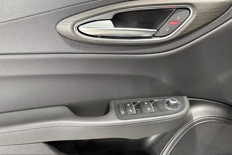 Alfa Romeo Giulia din 2023 cu 18.500 km - oferta ALF208243 - foto 25