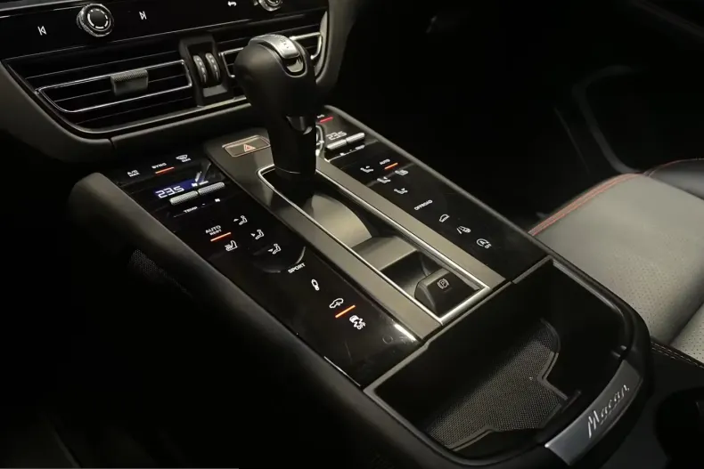 Porsche Macan din 2022 cu 27.600 km - oferta POR208244 - foto 18