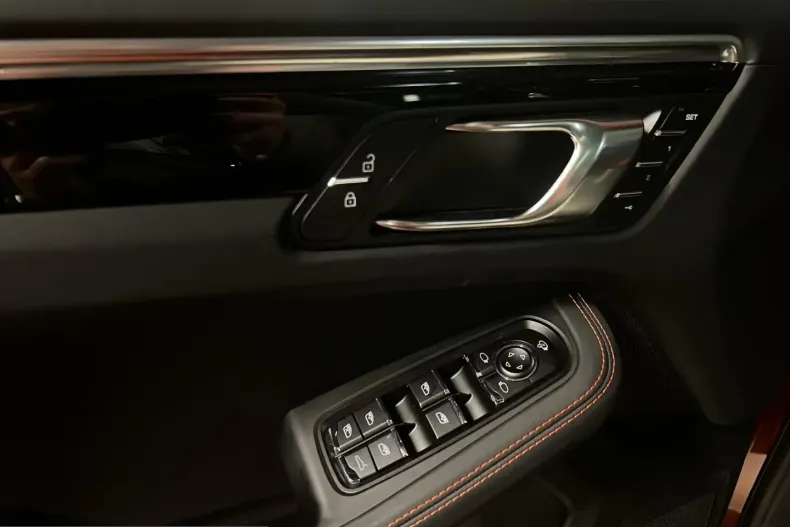 Porsche Macan din 2022 cu 27.600 km - oferta POR208244 - foto 21