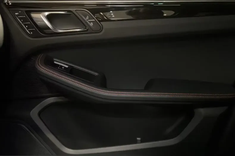 Porsche Macan din 2022 cu 27.600 km - oferta POR208244 - foto 25