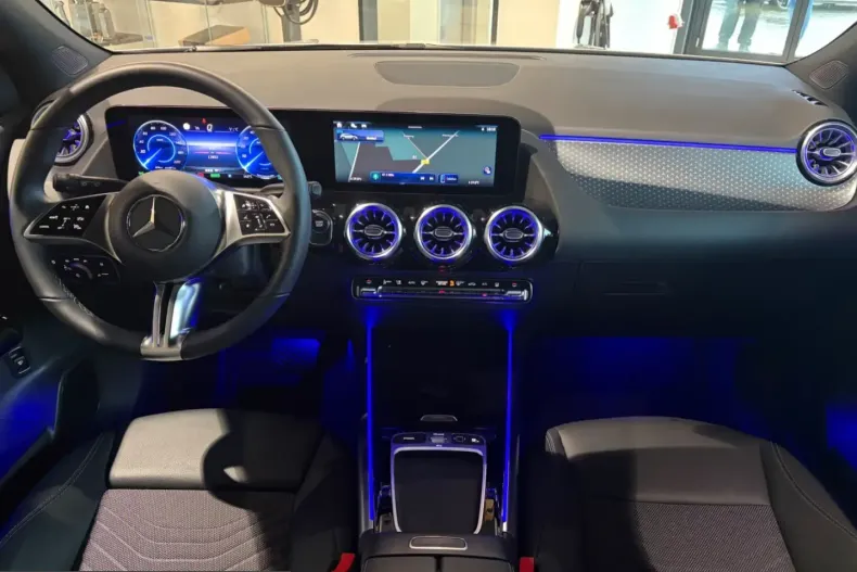 Mercedes-Benz EQA din 2025 cu 13.790 km - oferta MER208247 - foto 2