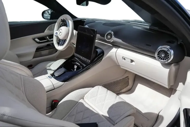 Mercedes-Benz SL 63 AMG (Clasa SL) din 2023 cu 44.260 km - oferta MER208260 - foto 2