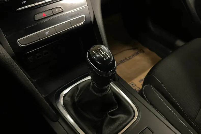 Renault Megane din 2021 cu 49.985 km - oferta REN208285 - foto 24