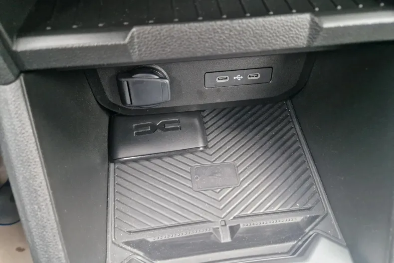 Dacia Bigster din 2025 cu 22.251 km - oferta DAC208302 - foto 25