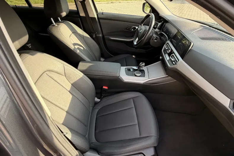 BMW 330e (Seria 3) din 2021 cu 147.044 km - oferta BMW208315 - foto 19