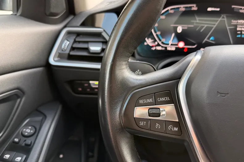 BMW 330e (Seria 3) din 2021 cu 147.044 km - oferta BMW208315 - foto 26