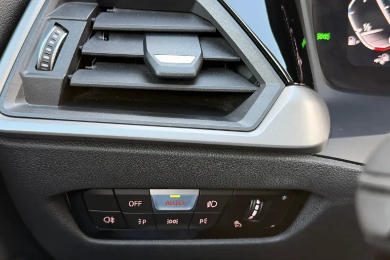 BMW 330e (Seria 3) din 2021 cu 147.044 km - oferta BMW208315 - foto 33