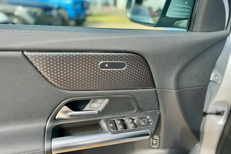 Mercedes-Benz GLA din 2025 cu 3 km - oferta MER208324 - foto 9