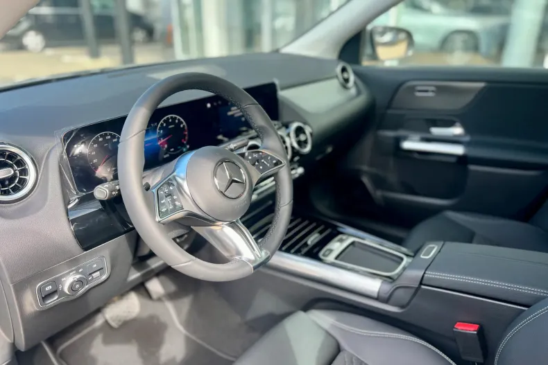 Mercedes-Benz GLA din 2025 cu 3 km - oferta MER208324 - foto 10