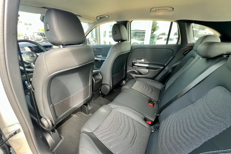 Mercedes-Benz GLA din 2025 cu 3 km - oferta MER208324 - foto 14