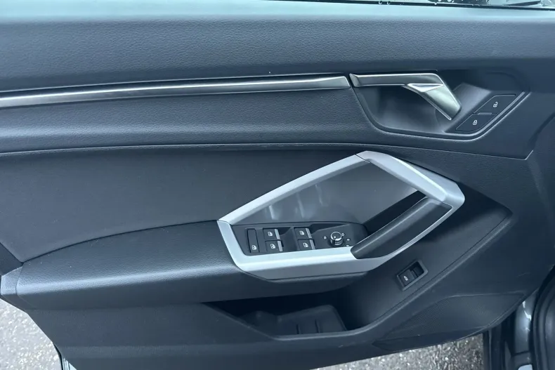 Audi Q3 din 2025 cu 9.800 km - oferta AUD208331 - foto 14