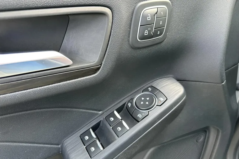 Ford Kuga din 2022 cu 84.496 km - oferta FOR208340 - foto 14