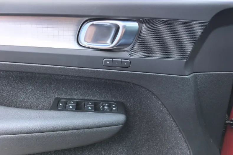 Volvo XC40 din 2021 cu 112.100 km - oferta VOL208352 - foto 7