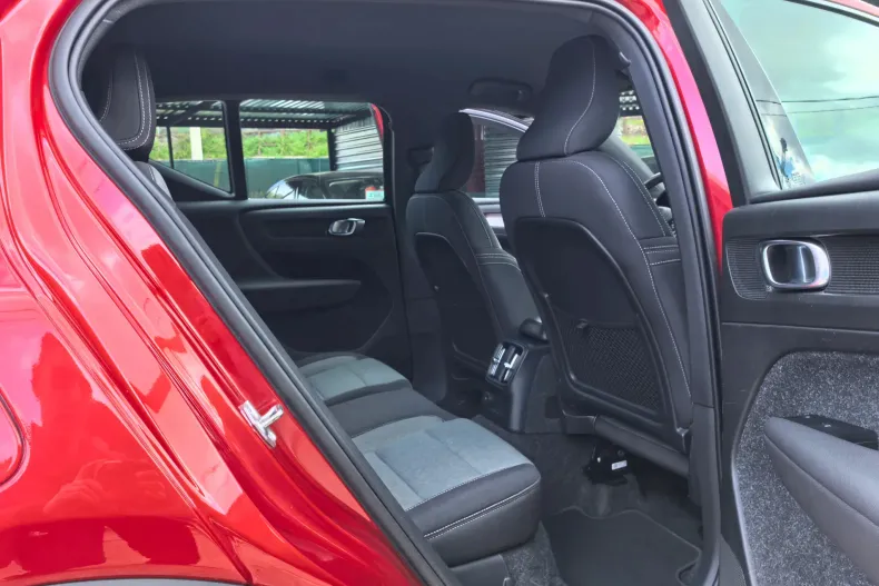 Volvo XC40 din 2021 cu 112.100 km - oferta VOL208352 - foto 13