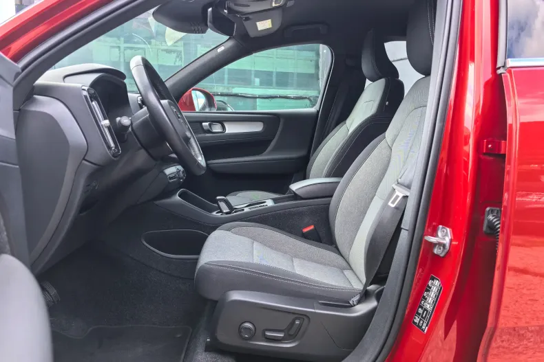 Volvo XC40 din 2021 cu 112.100 km - oferta VOL208352 - foto 16