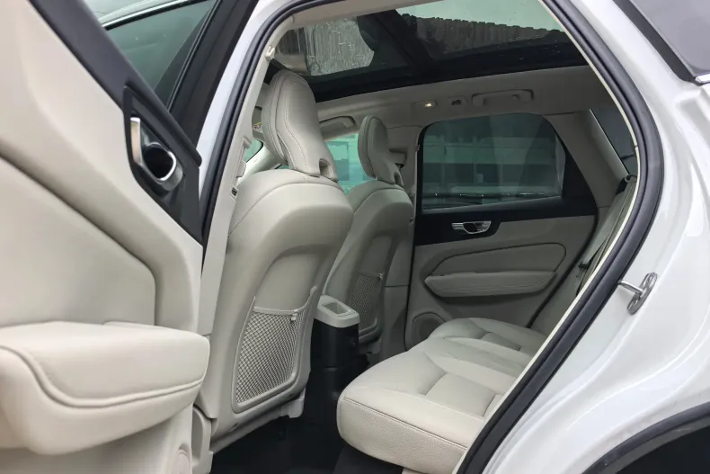 Volvo XC60 din 2022 cu 120.950 km - oferta VOL208353 - foto 7