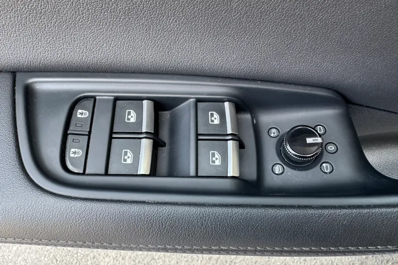 Audi Q8 din 2023 cu 85.577 km - oferta AUD208360 - foto 21