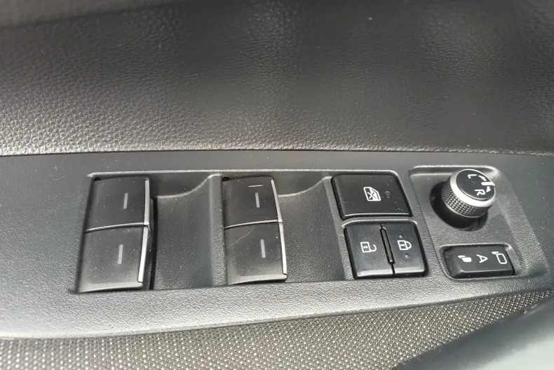 Toyota Corolla din 2023 cu 91.391 km - oferta TOY208366 - foto 11