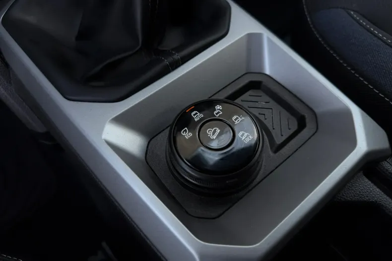 Dacia Duster din 2025 cu 17.631 km - oferta DAC208372 - foto 26