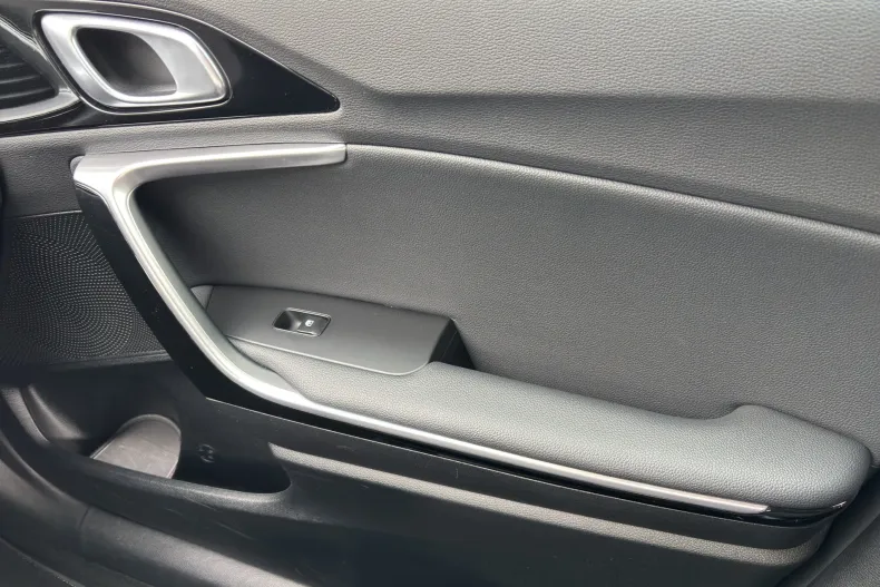 Kia XCeed din 2021 cu 38.900 km - oferta KIA208373 - foto 18