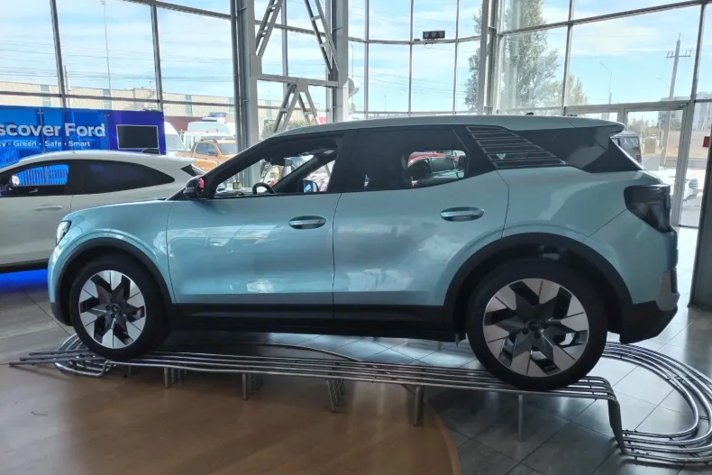 Ford Explorer din 2026 cu 1 km - oferta FOR208375 - foto 3