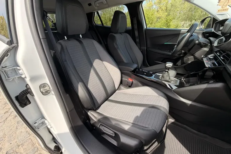 Peugeot 2008 din 2021 cu 133.000 km - oferta PEU208393 - foto 16