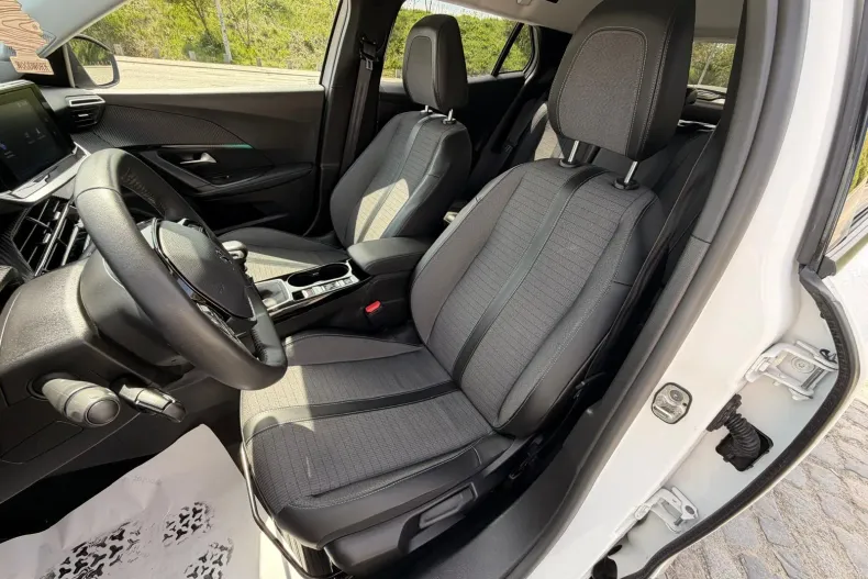 Peugeot 2008 din 2021 cu 133.000 km - oferta PEU208393 - foto 17