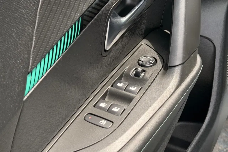 Peugeot 2008 din 2021 cu 133.000 km - oferta PEU208393 - foto 34