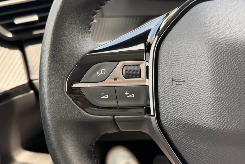 Peugeot 2008 din 2021 cu 133.000 km - oferta PEU208393 - foto 35