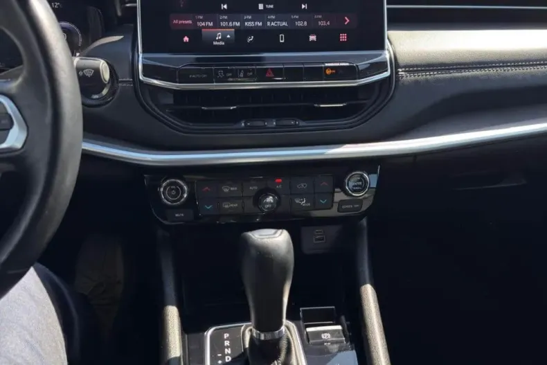 Jeep Compass din 2024 cu 40.830 km - oferta JEE208400 - foto 6