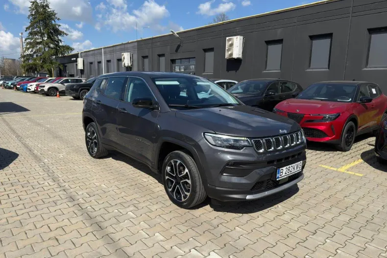 Jeep Compass din 2024 cu 40.830 km - oferta JEE208400 - foto 8