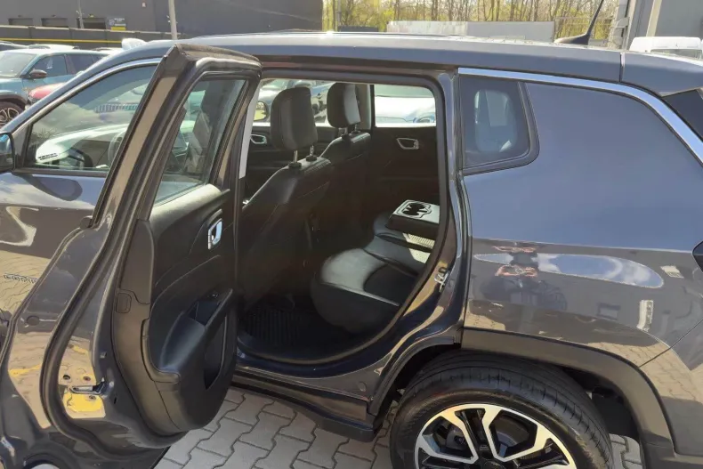 Jeep Compass din 2024 cu 40.830 km - oferta JEE208400 - foto 13