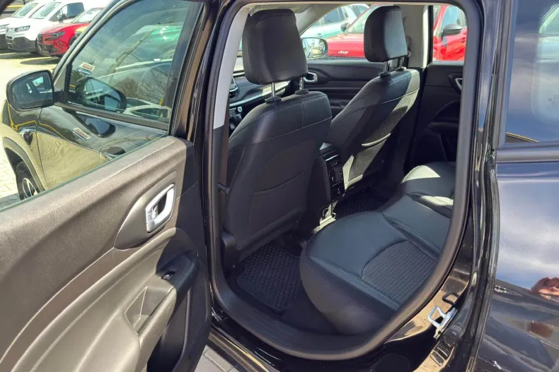 Jeep Compass din 2024 cu 47.073 km - oferta JEE208401 - foto 11