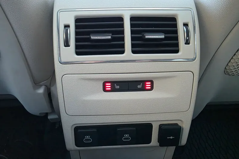 Jaguar F-Pace din 2025 cu 7.000 km - oferta JAG208402 - foto 13