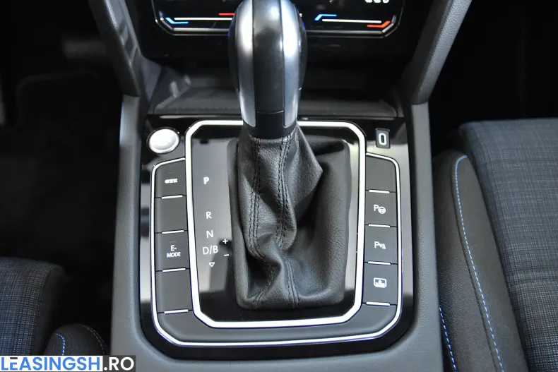 Volkswagen Passat din 2022 cu 65.517 km - oferta VOL208438 - foto 16