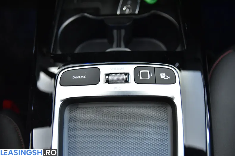 Mercedes-Benz CLA 250 (Clasa CLA) din 2024 cu 11.406 km - oferta MER208451 - foto 17