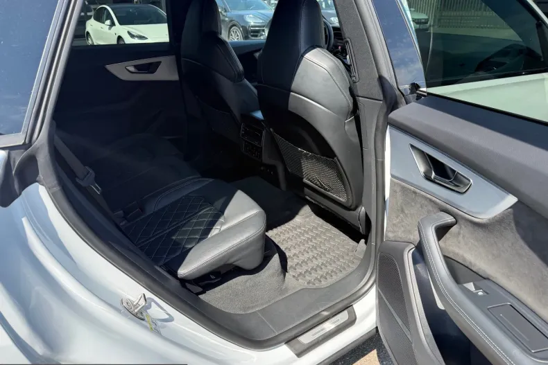 Audi Q8 din 2022 cu 148.840 km - oferta AUD208471 - foto 11