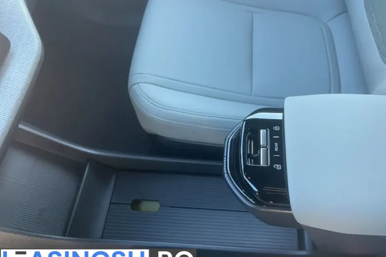 Volvo EX30 din 2025 cu 1 km - oferta VOL208473 - foto 12