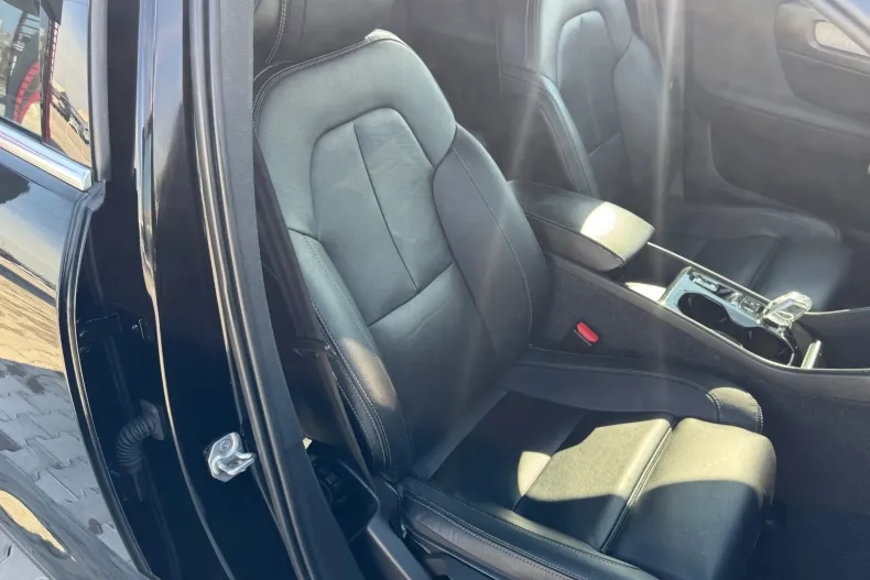 Volvo XC40 din 2021 cu 144.660 km - oferta VOL208479 - foto 25