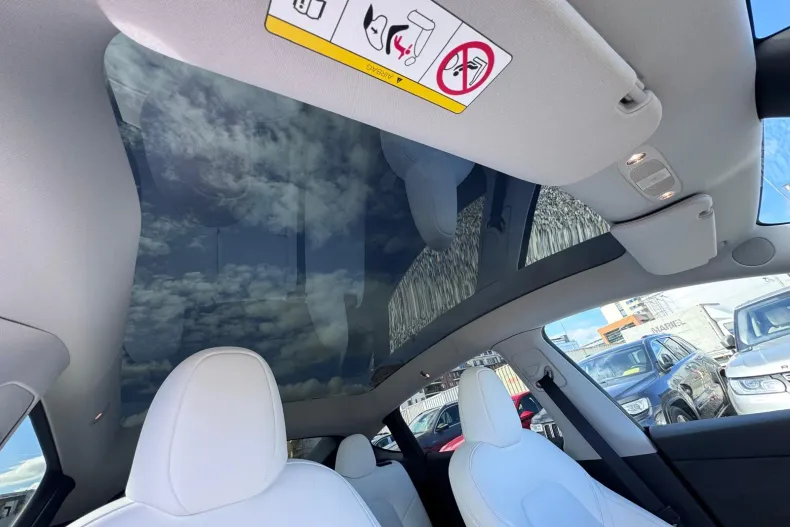 Tesla Model Y din 2023 cu 41.906 km - oferta TES208484 - foto 19