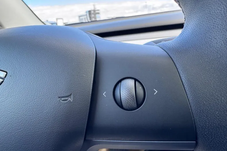 Tesla Model Y din 2023 cu 41.906 km - oferta TES208484 - foto 26