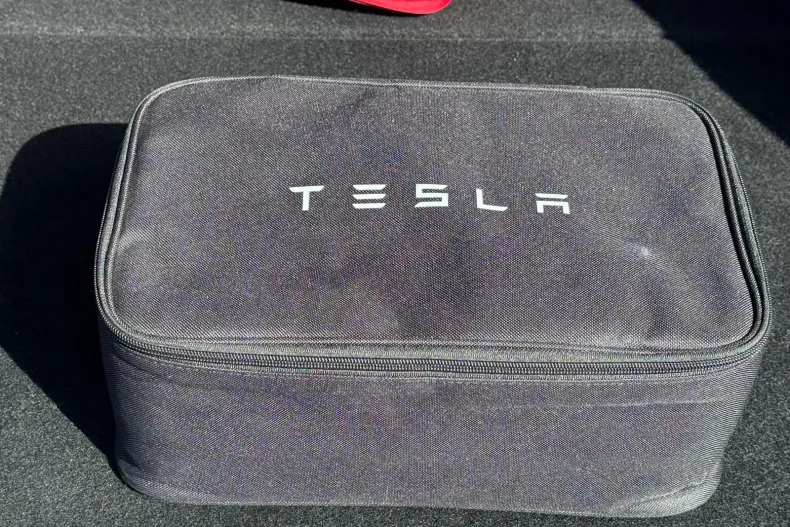 Tesla Model Y din 2023 cu 41.906 km - oferta TES208484 - foto 35