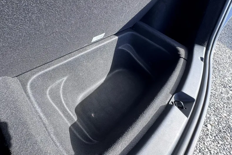 Tesla Model Y din 2023 cu 41.906 km - oferta TES208484 - foto 37