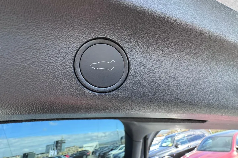 Tesla Model Y din 2023 cu 41.906 km - oferta TES208484 - foto 38